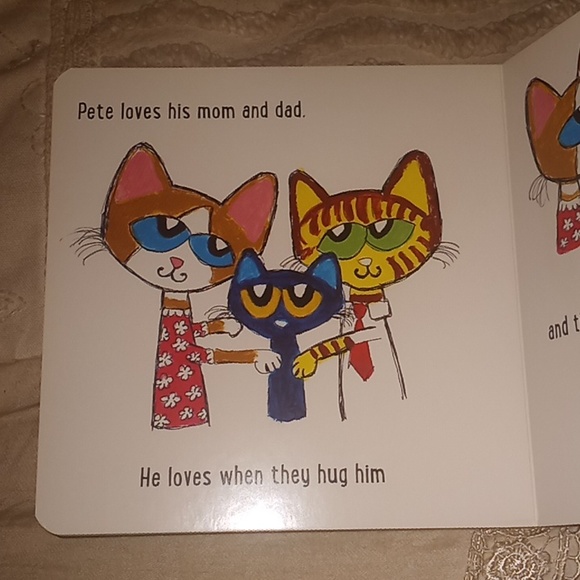 Scholastic Pete the Cat Book Bundle 1 Paperback 1 Hardcopy - Picture 6 of 7